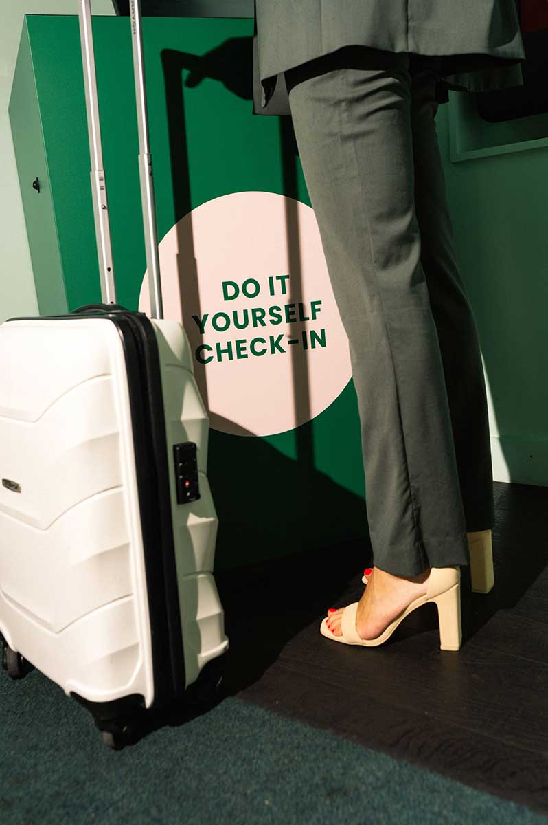 Qbic-Hotel-WTC-Amsterdam-self-check-in-03