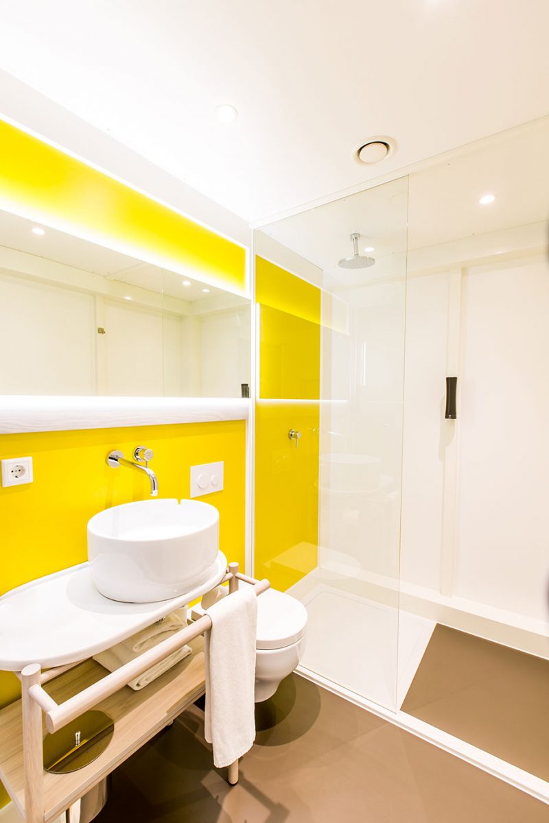 Qbic Hotel WTC Amsterdam bathroom