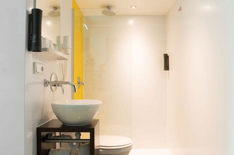 Qbic Hotel WTC Amsterdam bathroom